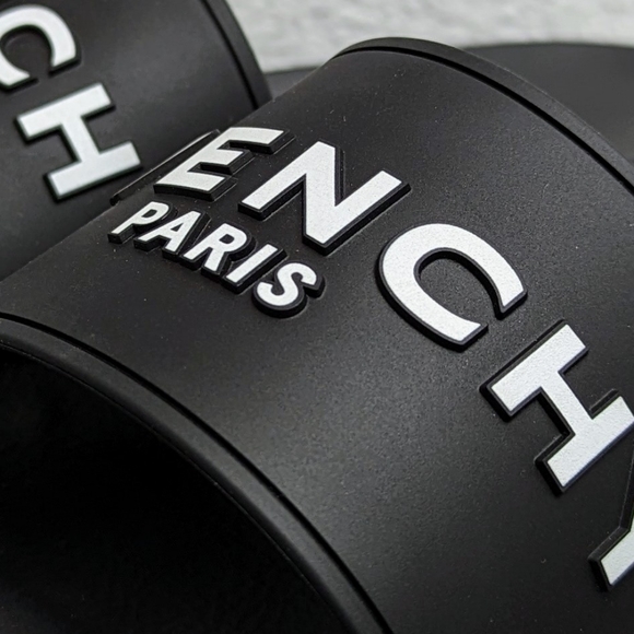 (SOLD) Givenchy Shower Slides - Picture 10 of 14